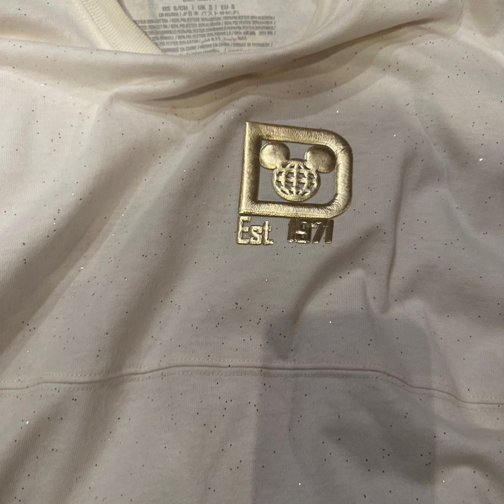 Walt Disney World 50th Anniversary Cinderella Castle Spirit Jersey size small - Picture 4 of 6